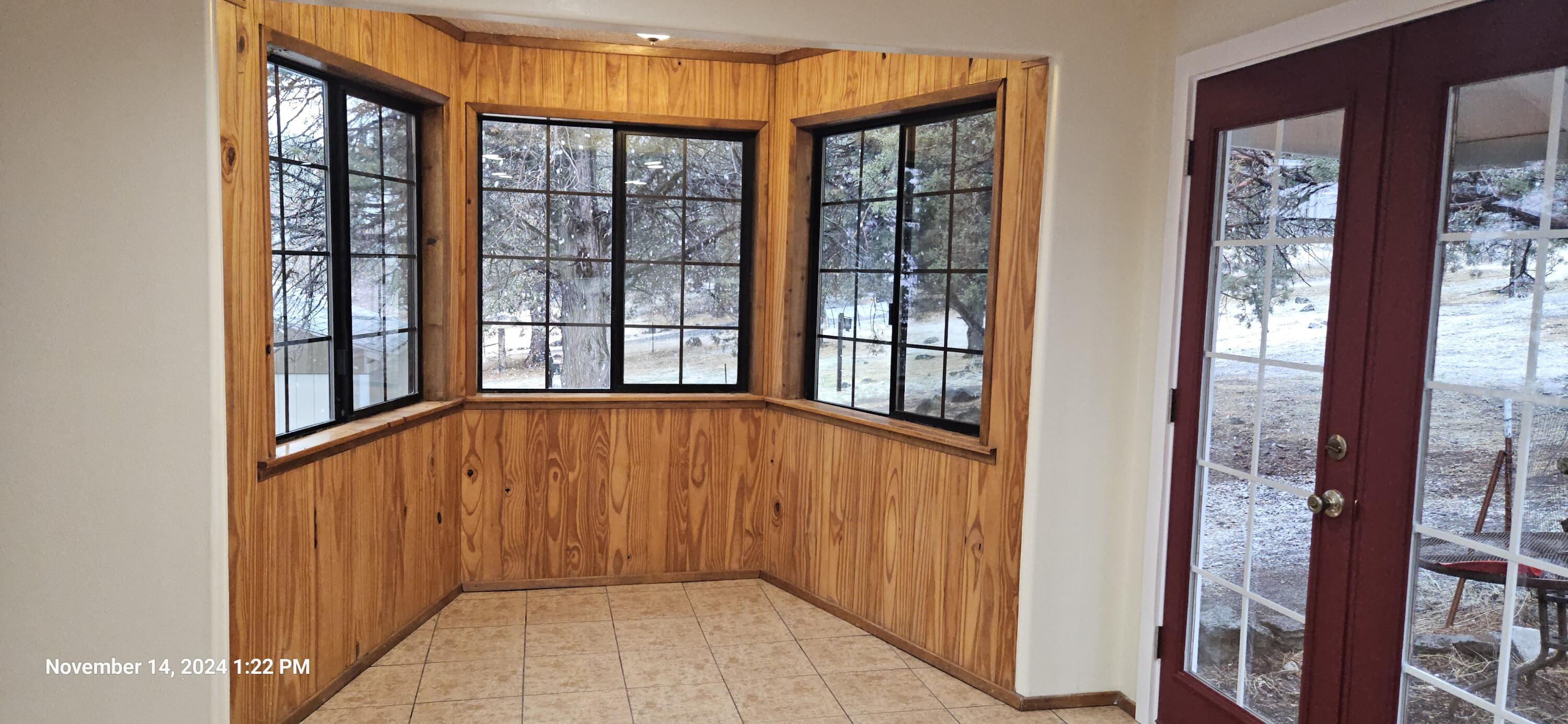 28205 Drews Road Chiloquin, OR 97624 - Photo 10 of 27 20241114_132204