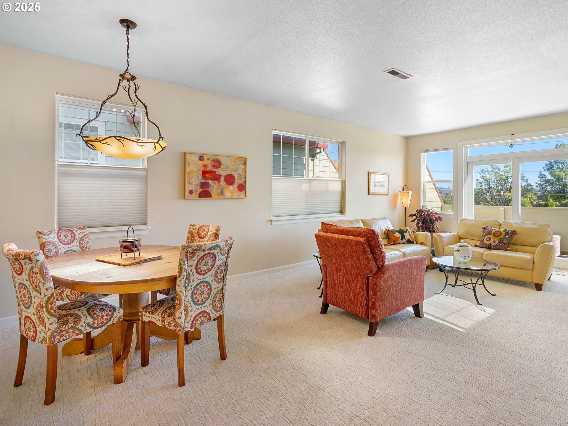 5218 Southwest View Point Terrace Portland, OR 97239 - Photo 12 of 39