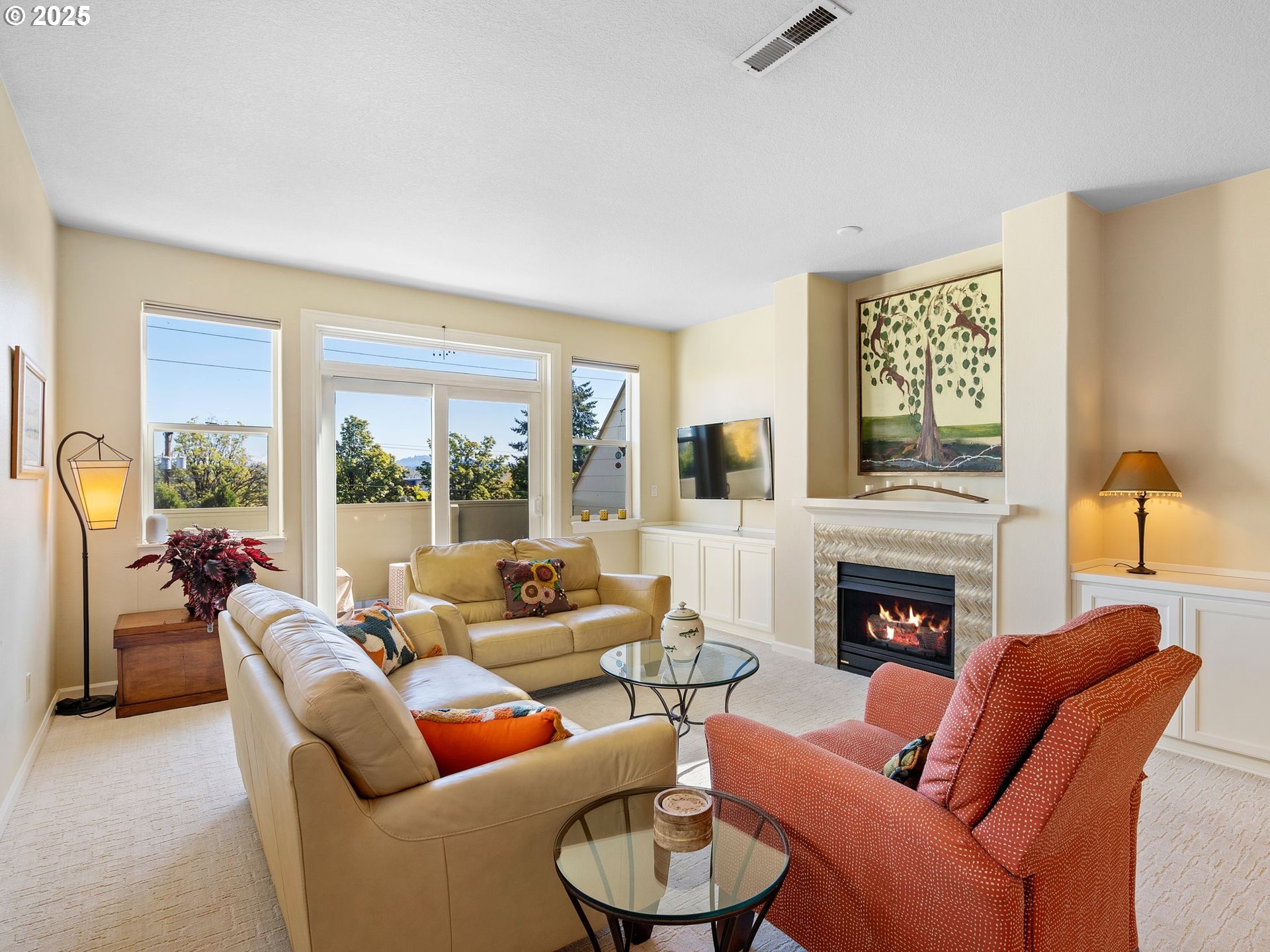 5218 Southwest View Point Terrace Portland, OR 97239 - Photo 13 of 39