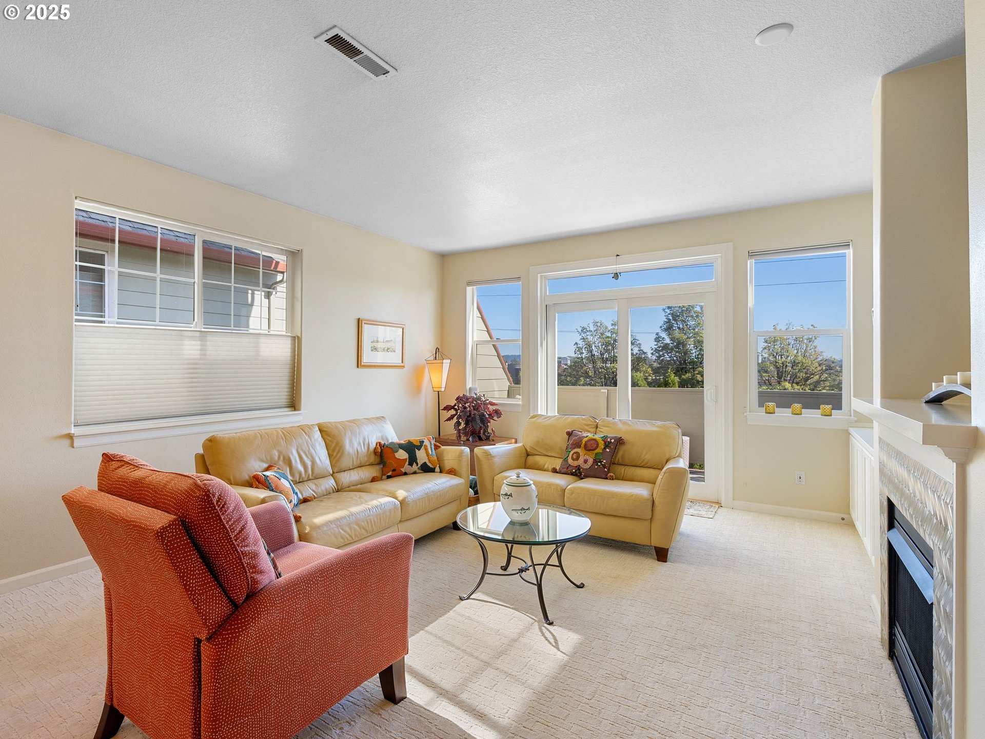 5218 Southwest View Point Terrace Portland, OR 97239 - Photo 14 of 39