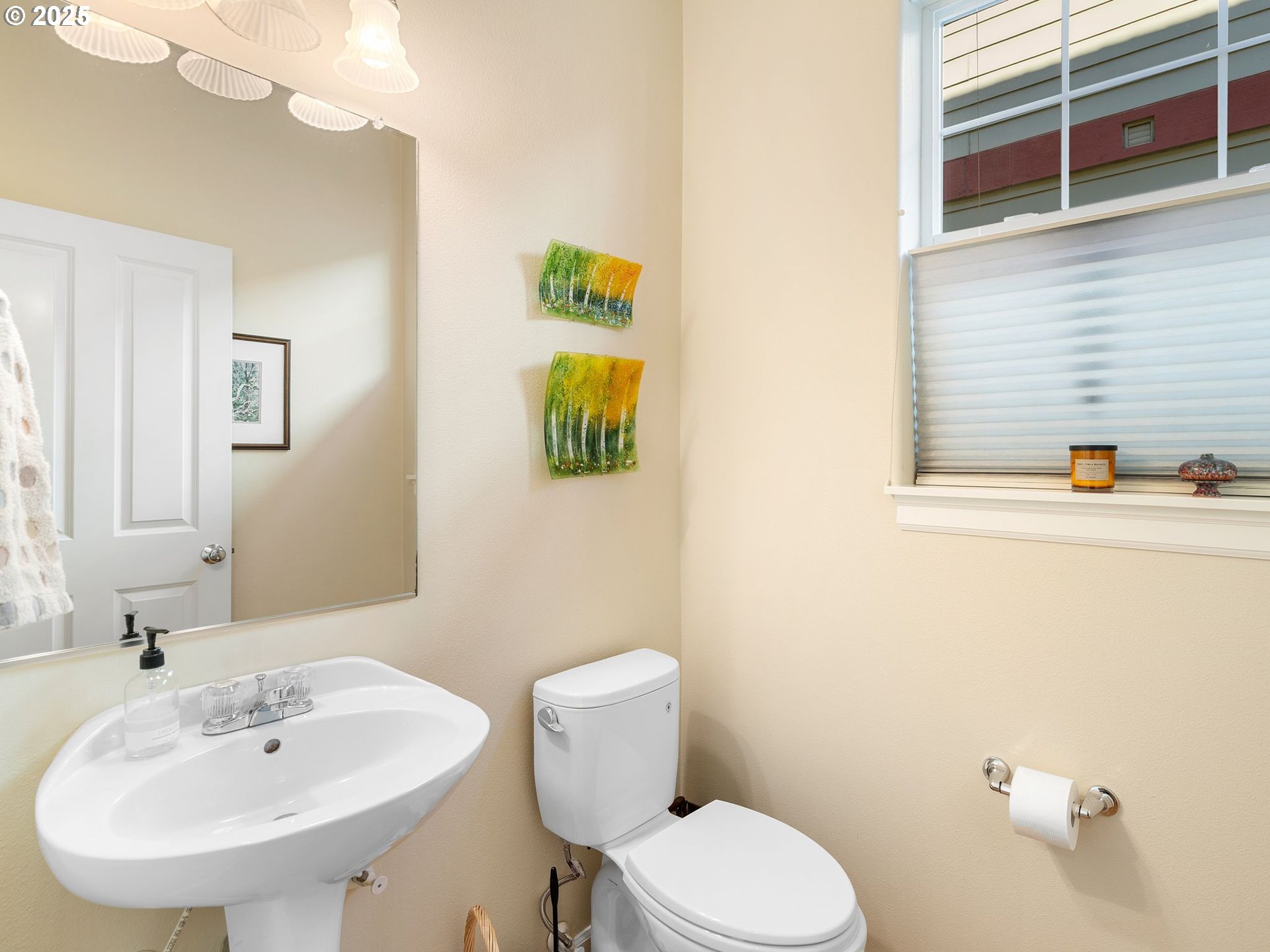 5218 Southwest View Point Terrace Portland, OR 97239 - Photo 16 of 39