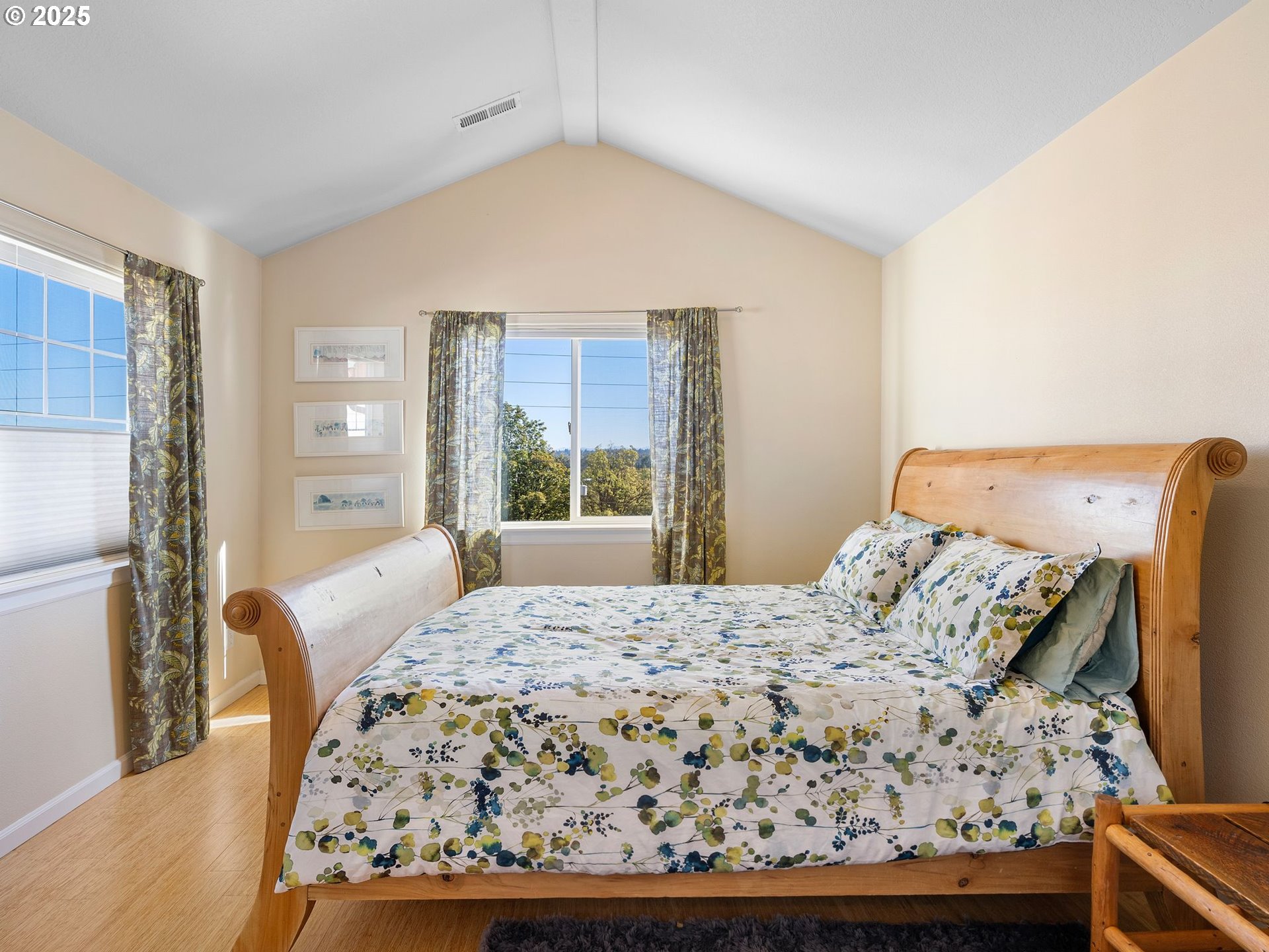 5218 Southwest View Point Terrace Portland, OR 97239 - Photo 19 of 39