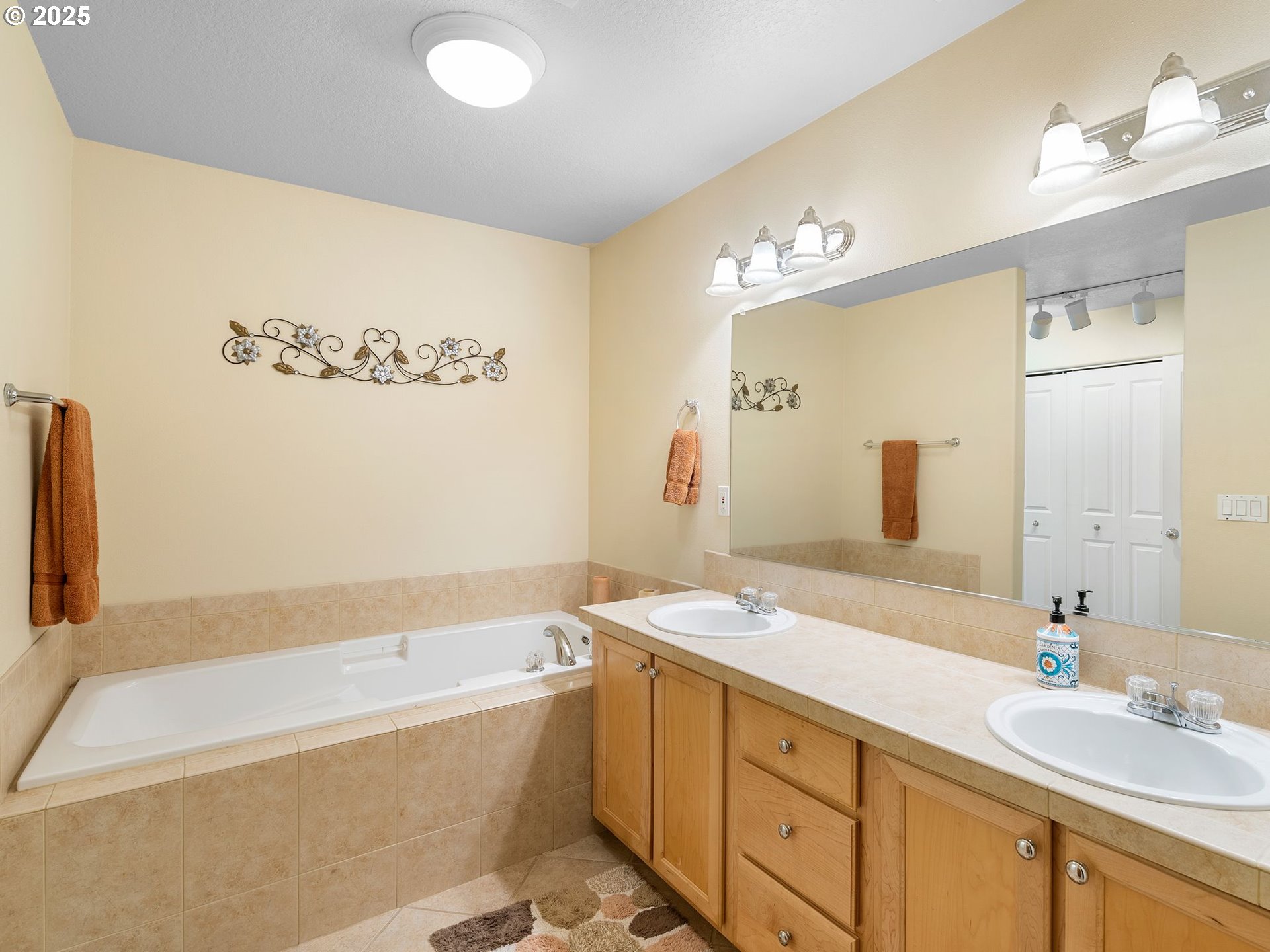 5218 Southwest View Point Terrace Portland, OR 97239 - Photo 26 of 39