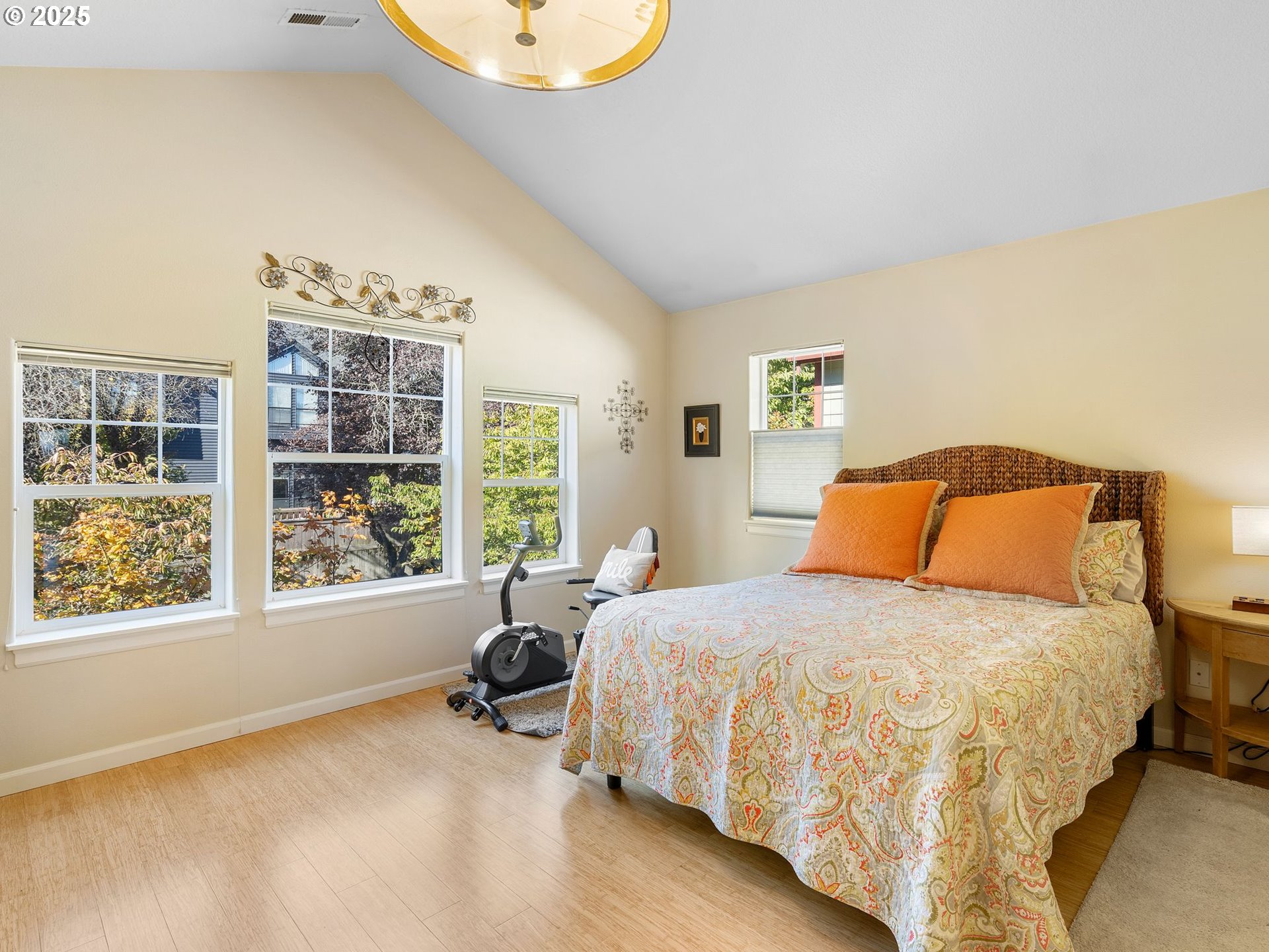 5218 Southwest View Point Terrace Portland, OR 97239 - Photo 27 of 39