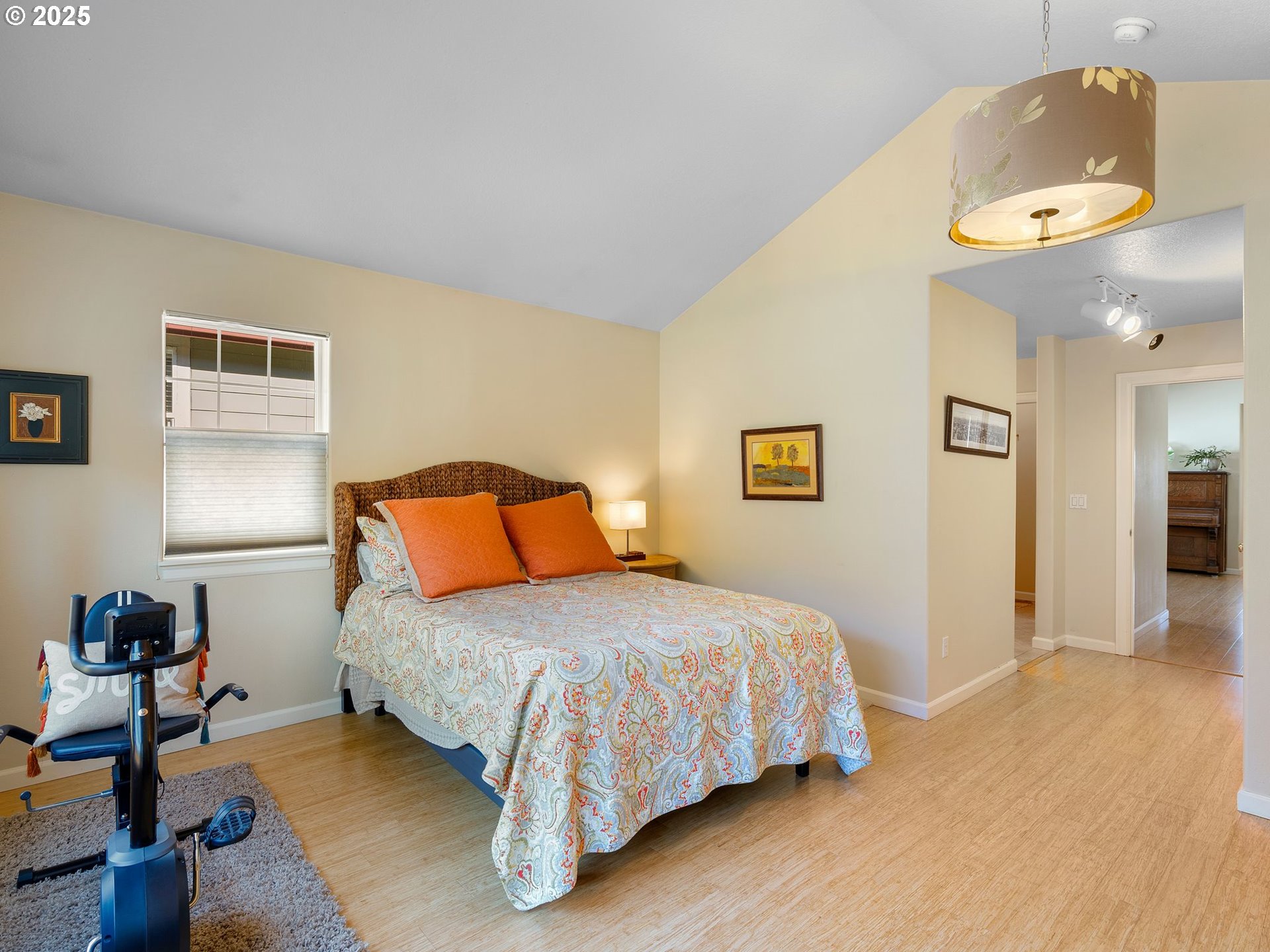 5218 Southwest View Point Terrace Portland, OR 97239 - Photo 30 of 39