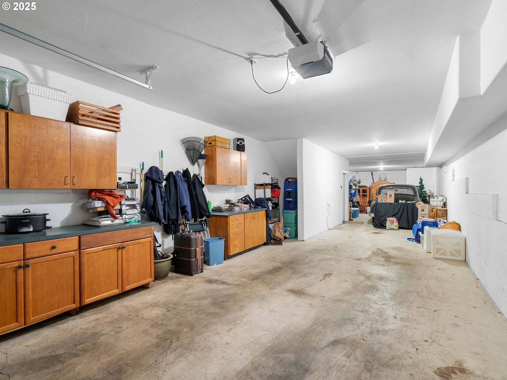 5218 Southwest View Point Terrace Portland, OR 97239 - Photo 31 of 39