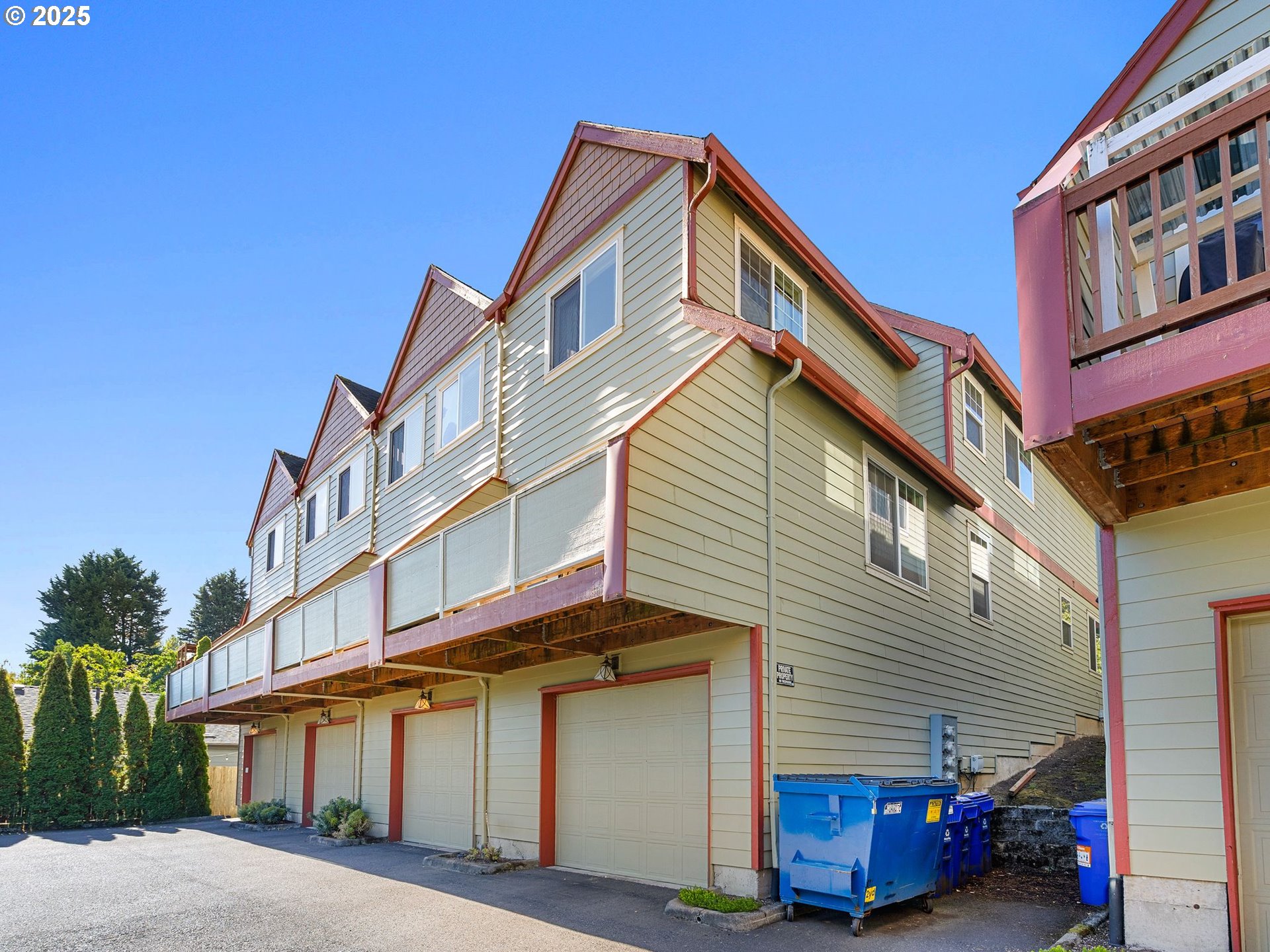 5218 Southwest View Point Terrace Portland, OR 97239 - Photo 32 of 39