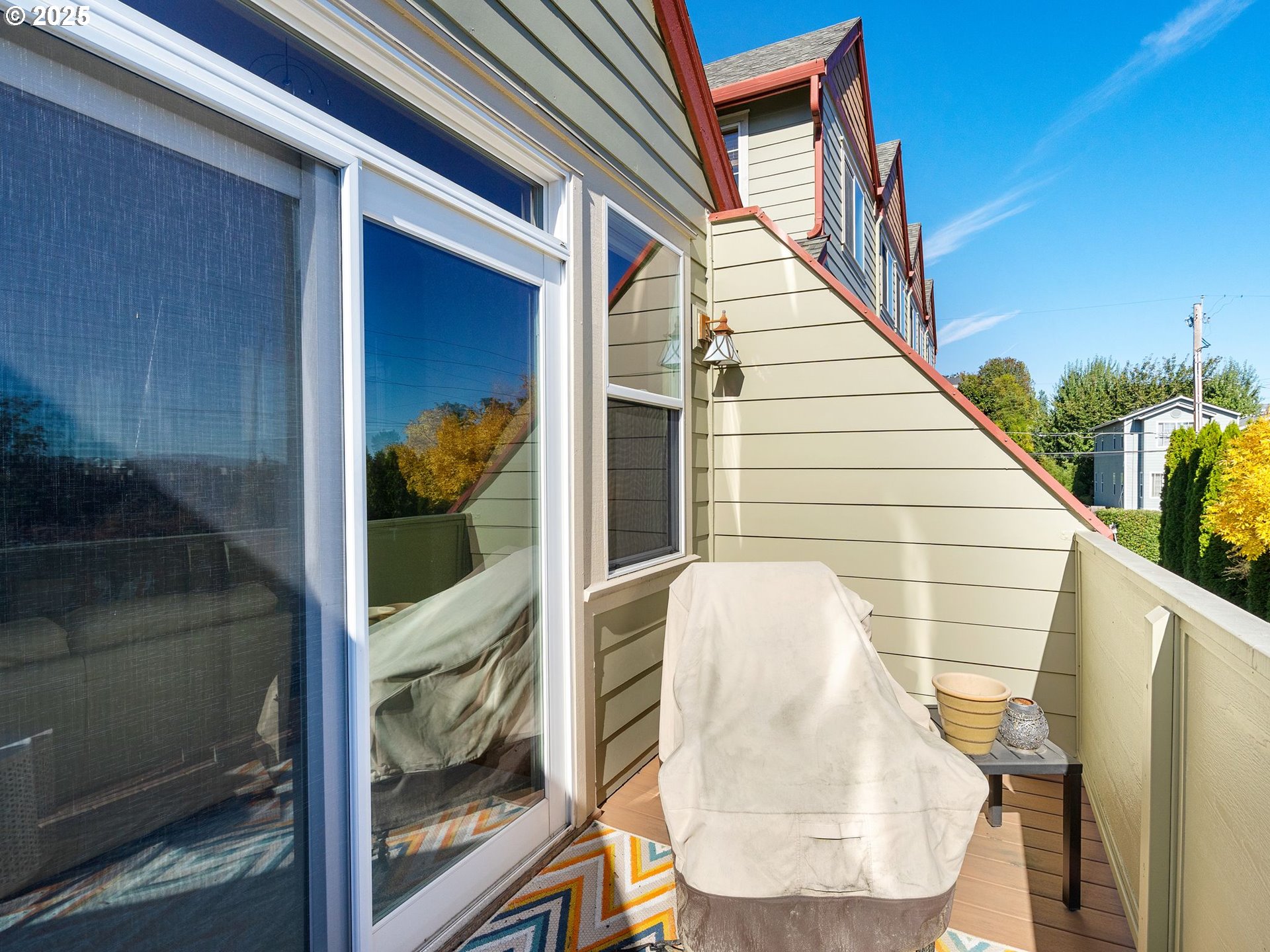 5218 Southwest View Point Terrace Portland, OR 97239 - Photo 33 of 39