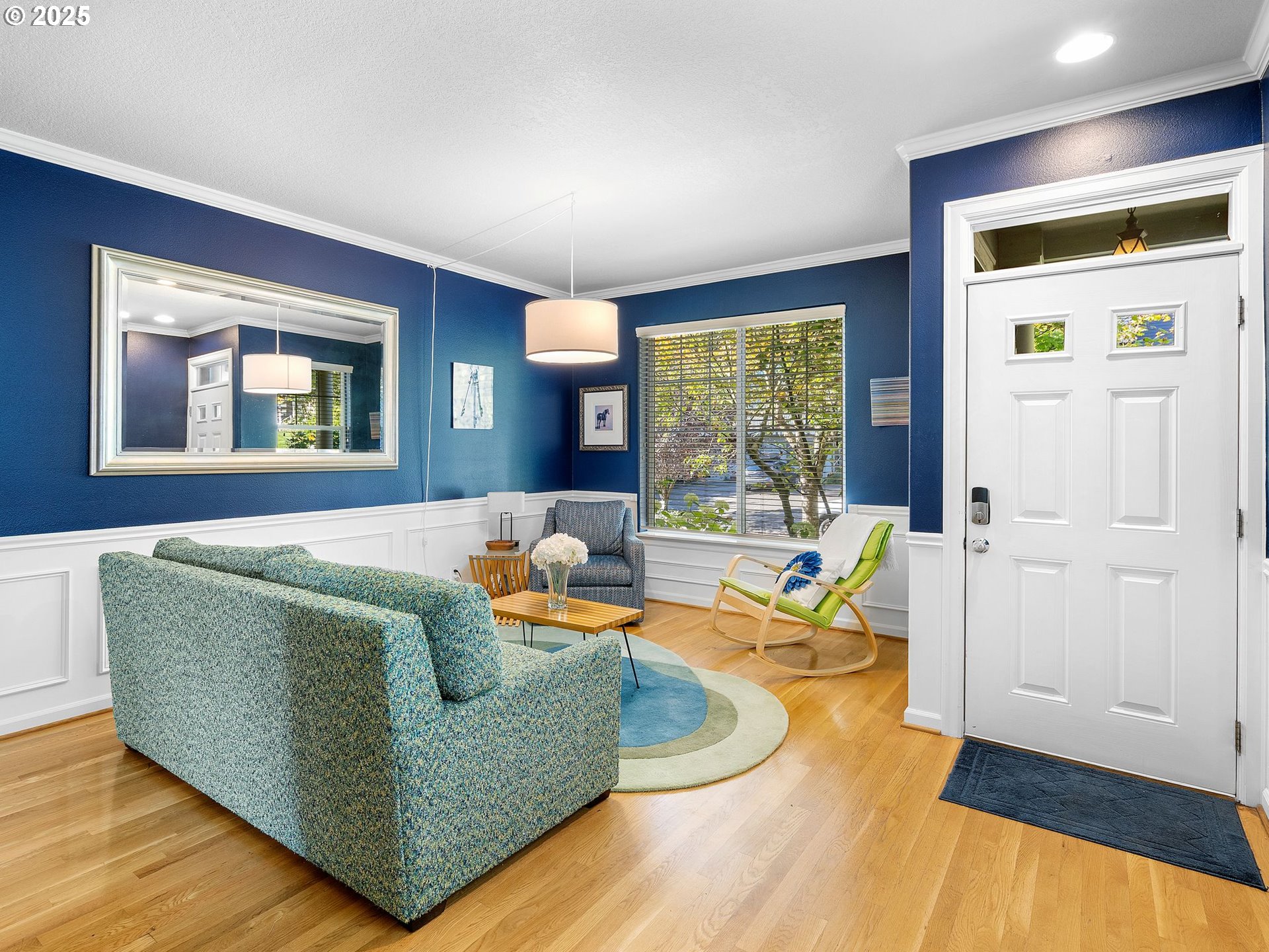 5218 Southwest View Point Terrace Portland, OR 97239 - Photo 7 of 39