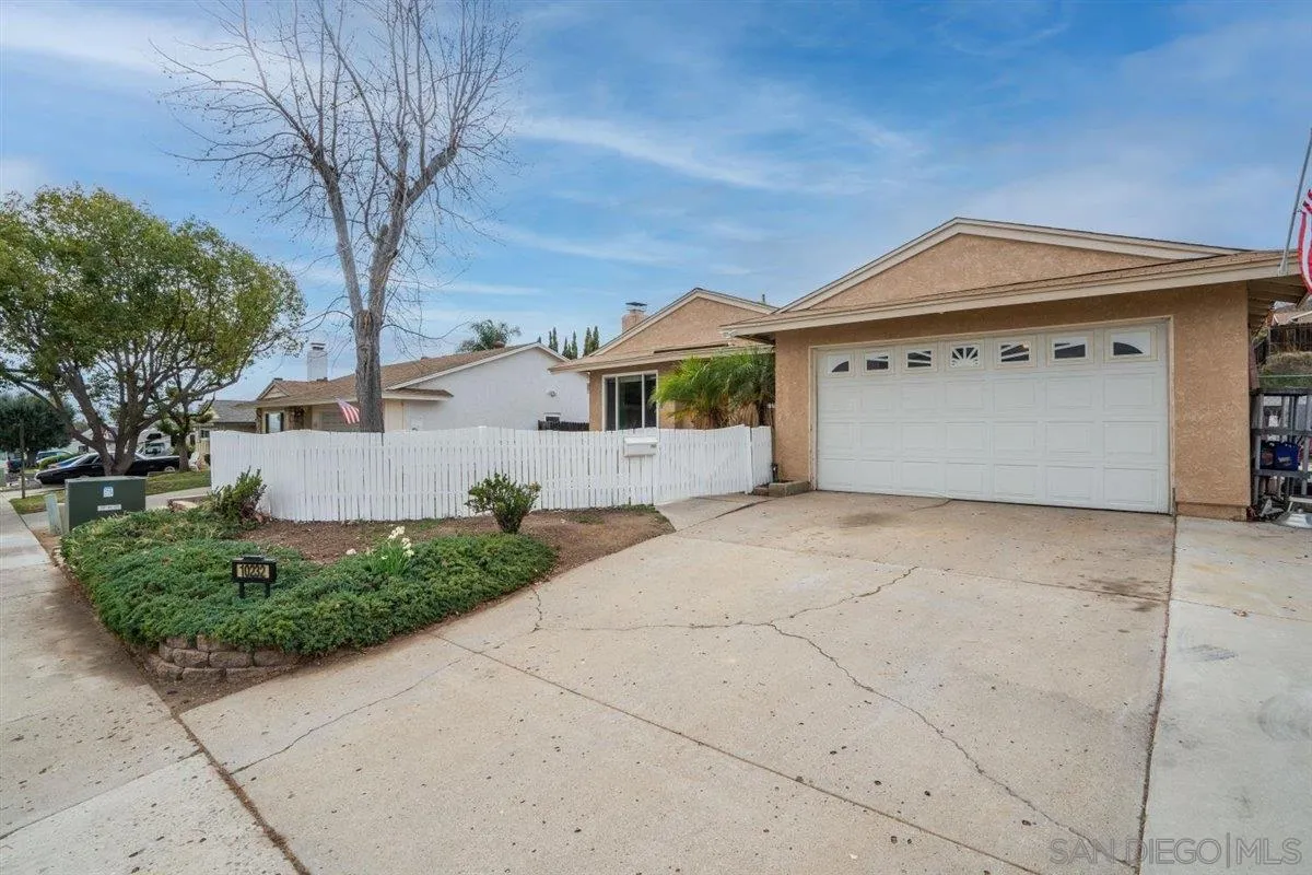 10232 Timberlane Way Santee, CA 92071 - Photo 3 of 19 Gallery Image 3