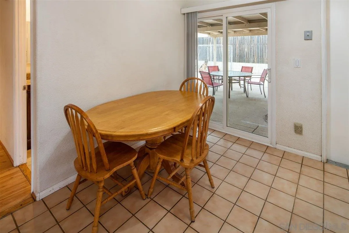10232 Timberlane Way Santee, CA 92071 - Photo 8 of 19 Gallery Image 8