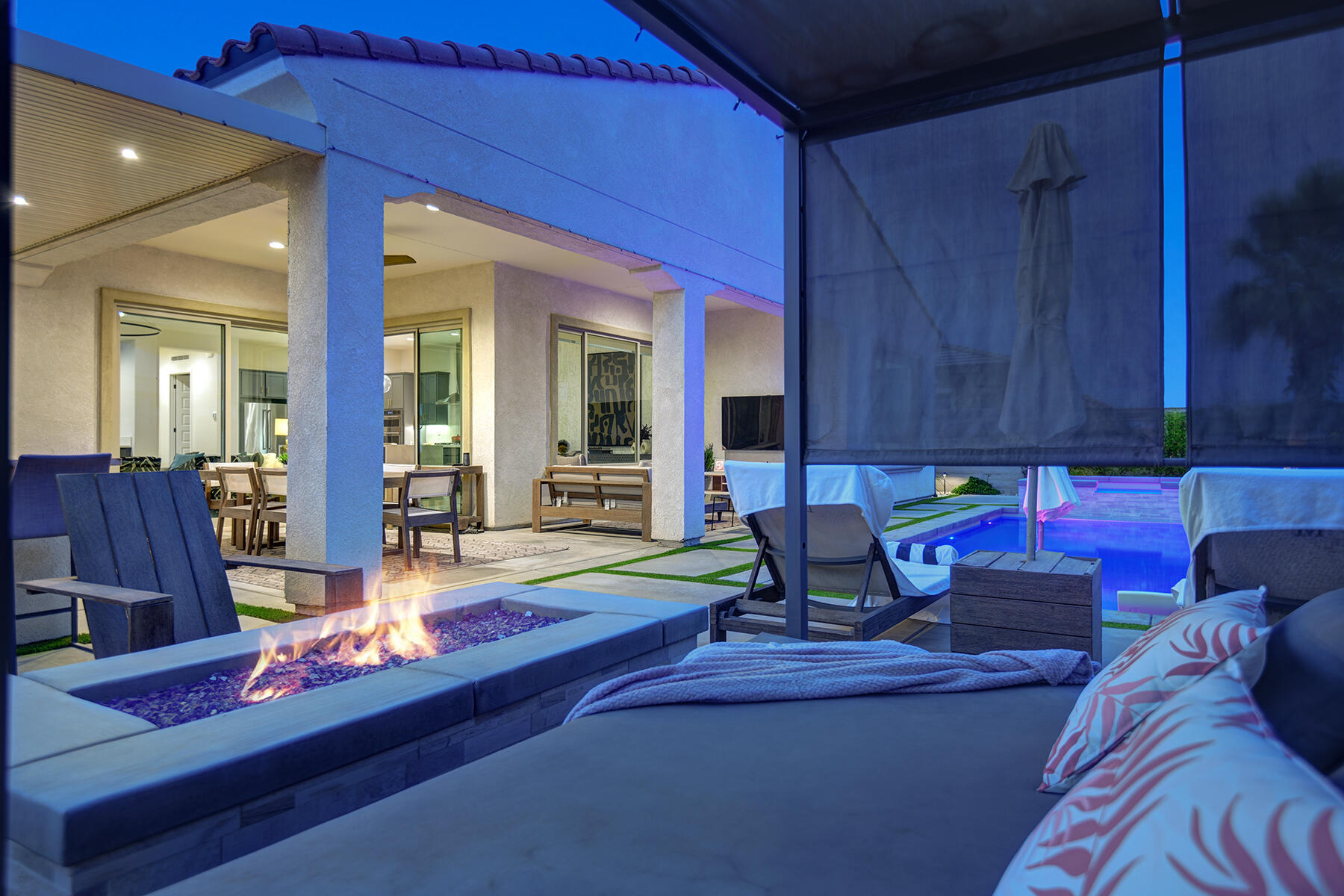 33 Magnum Rancho Mirage, CA 92270 - Photo 47 of 47 NIGHT OVER DAY BED.jpg mls