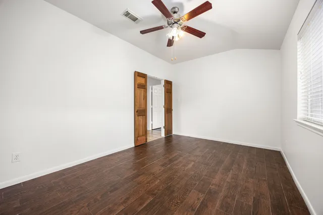 $355,000 | 3012 King Isle Lane, Dickinson, TX 77539