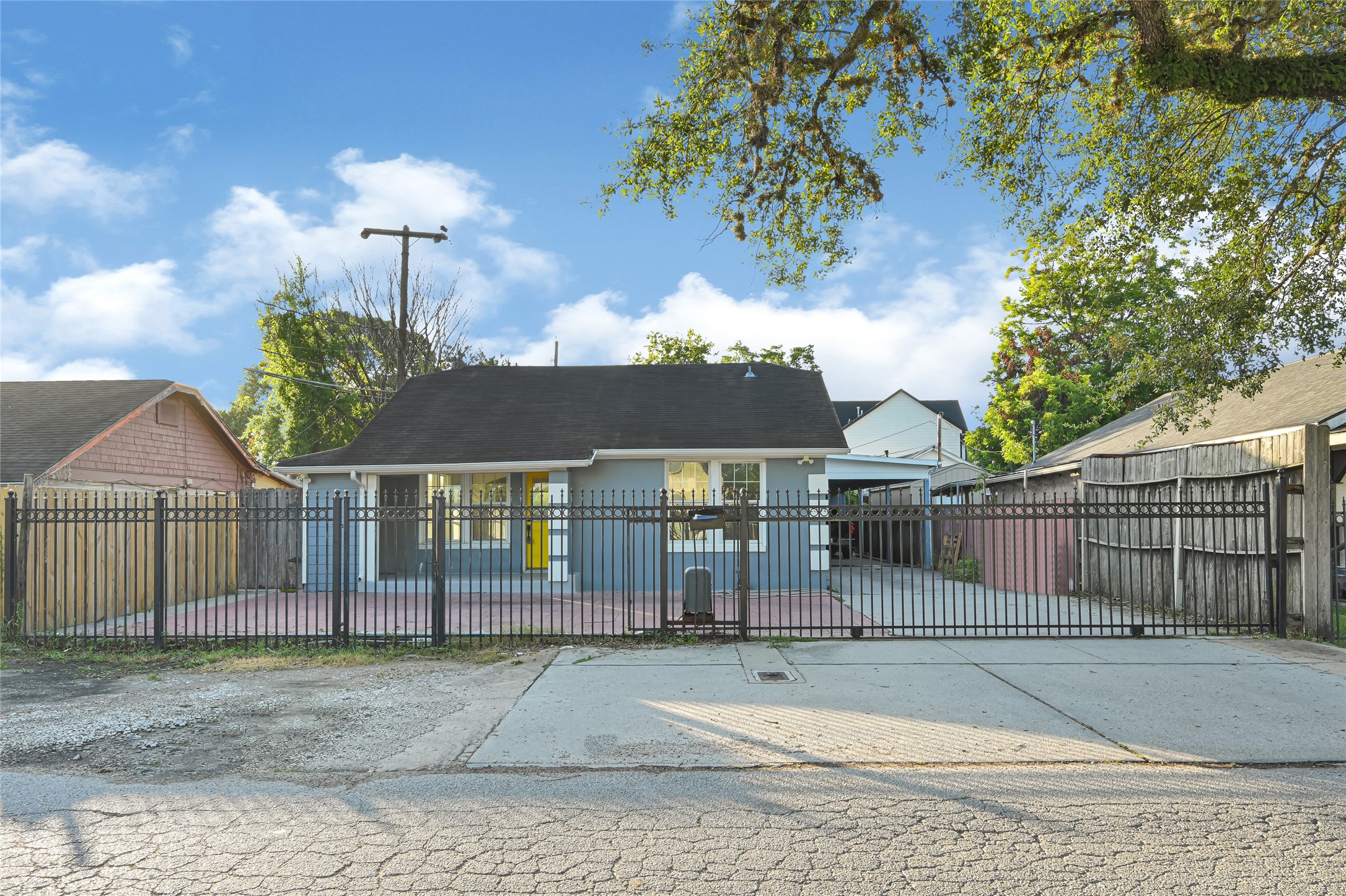 2331 Delafield Street, Unit A Houston, TX 77023 - Photo 2 of 15