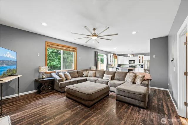 $528,999 | 20523 193rd Ave Court East, Orting, WA 98360