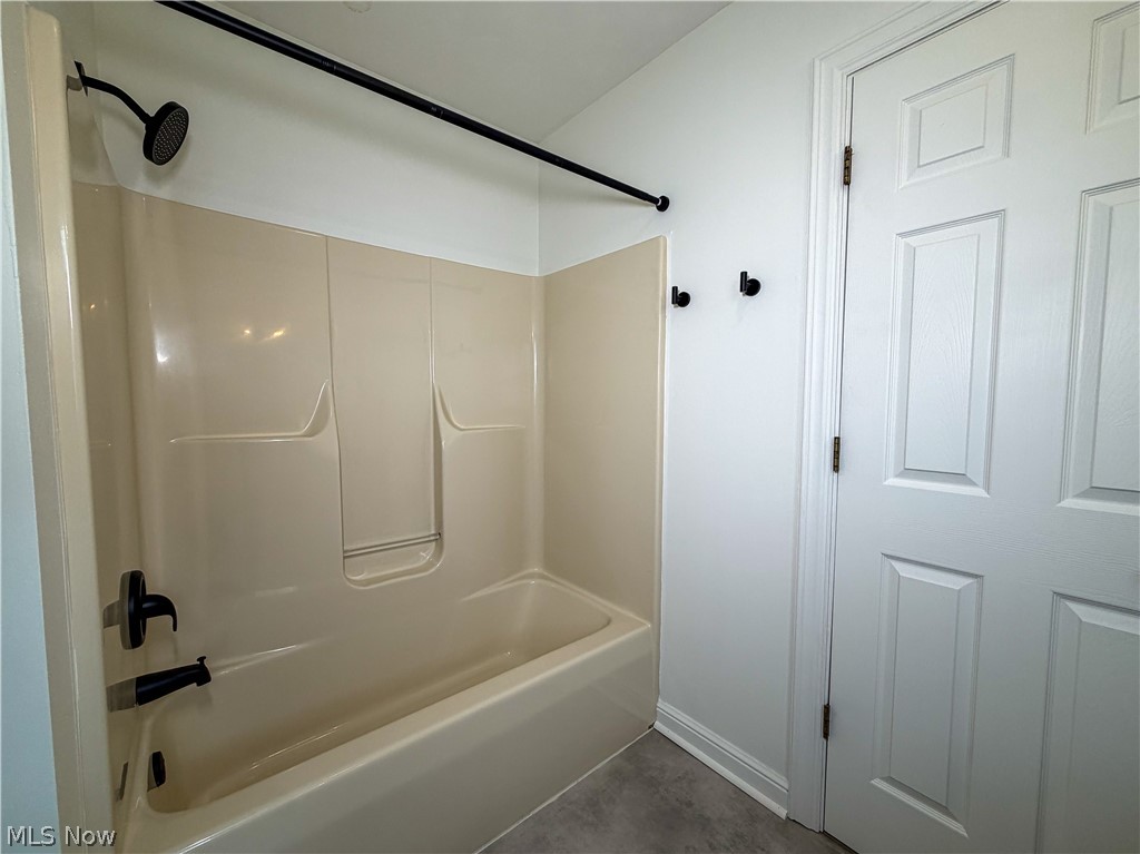 9825 Struthers Road New Middletown, OH 44442 - Photo 13 of 16 Gallery Image 13