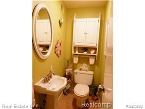 33743 Lyncroft Street Farmington, MI 48331 - Photo 7 of 40 7.jpg