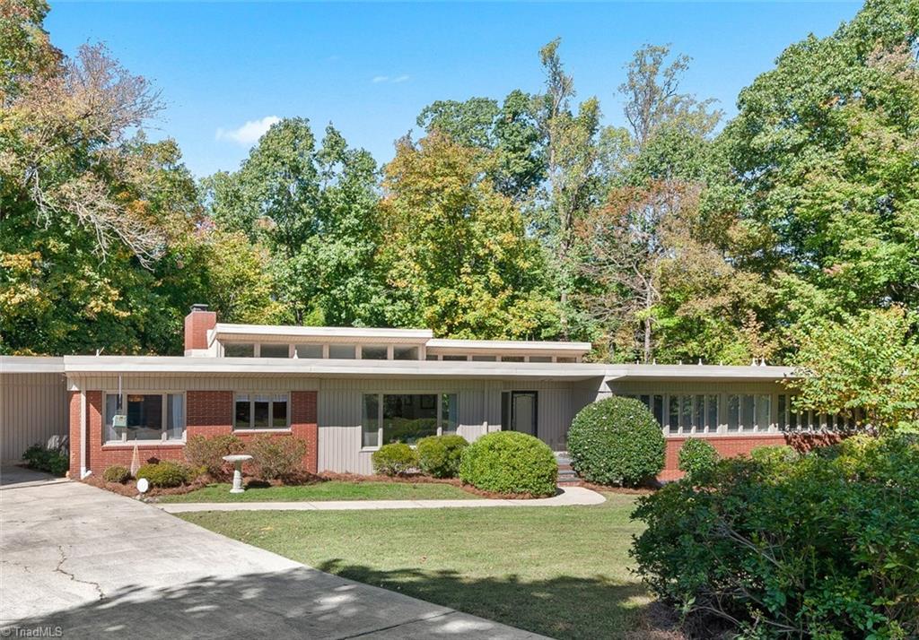 1509 Overbrook Court High Point, NC 27262 - Photo 1 of 36 Gallery Image 1