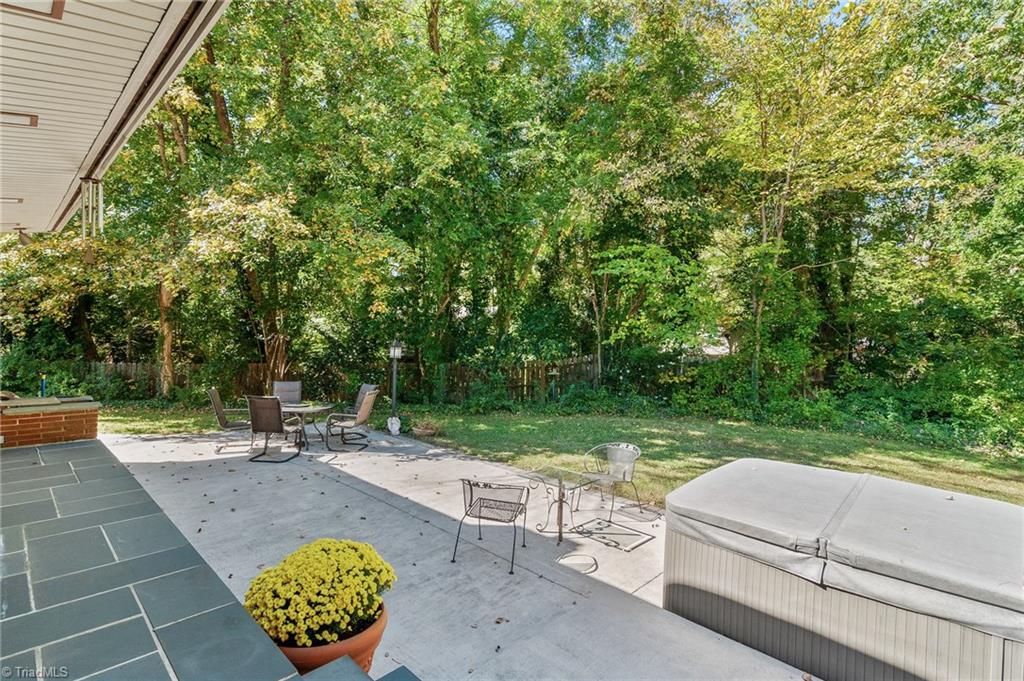 1509 Overbrook Court High Point, NC 27262 - Photo 35 of 36 Gallery Image 35