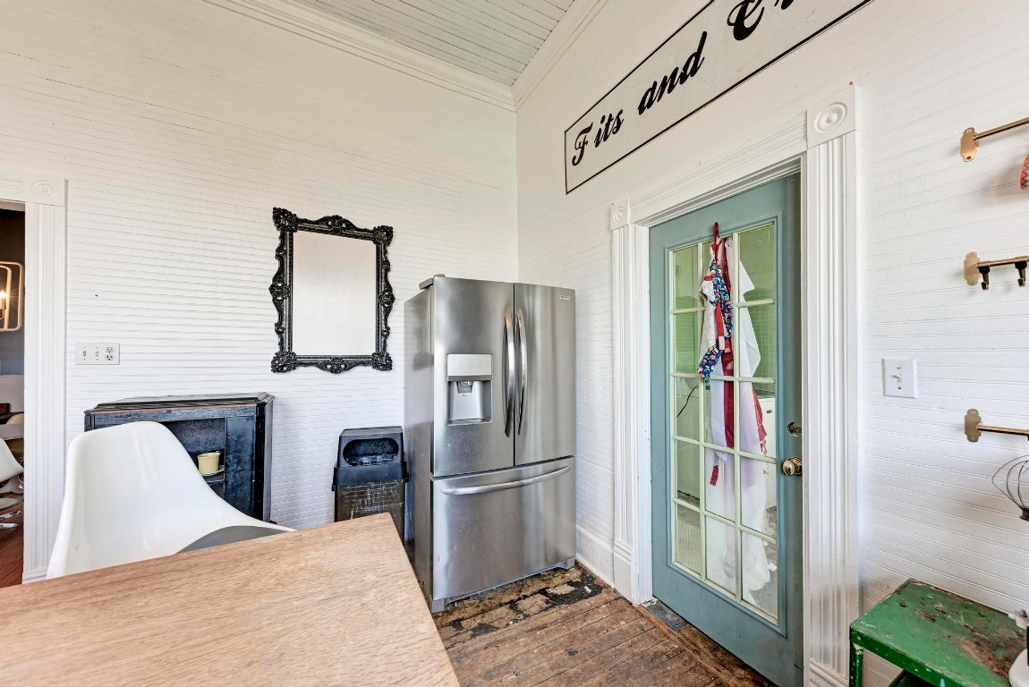 308 North Broad Street Coupland, TX 78615 - Photo 17 of 40