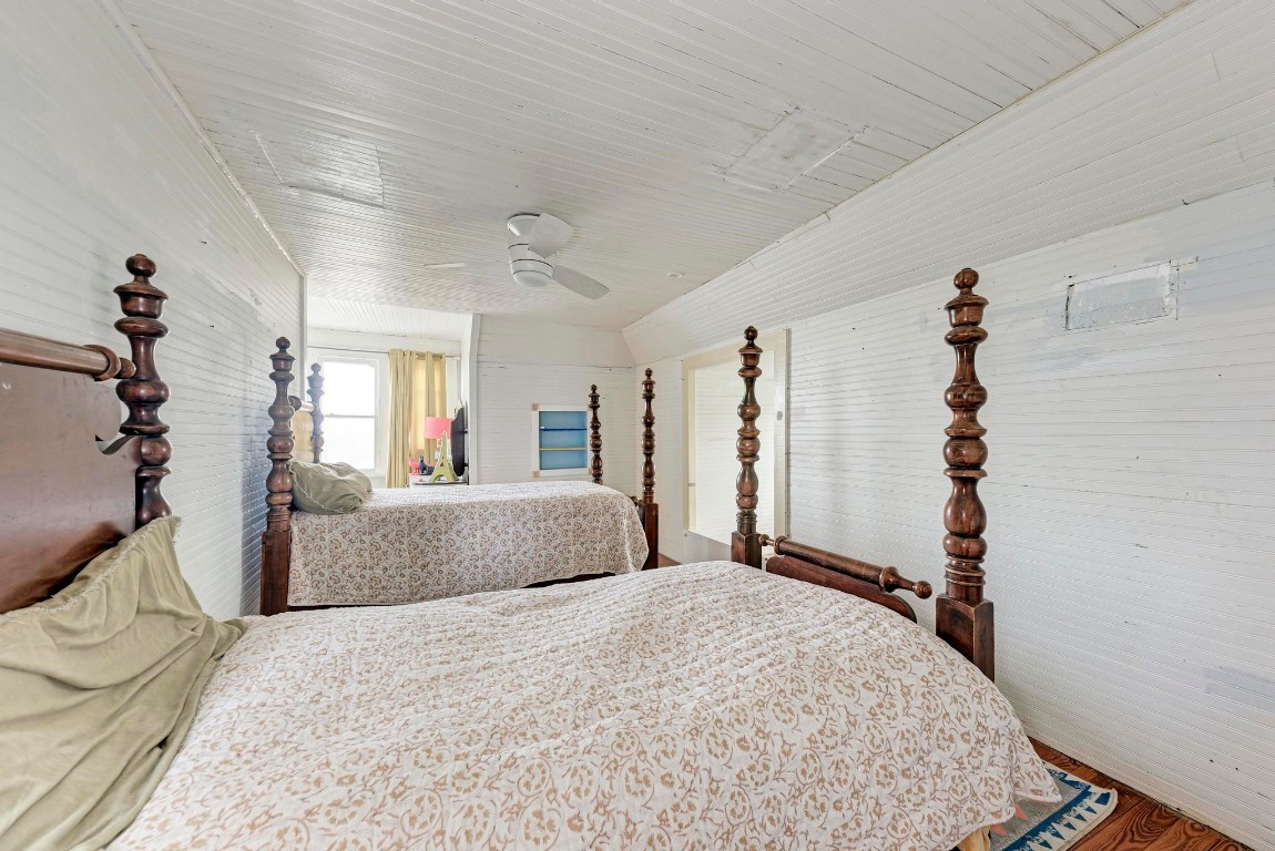 308 North Broad Street Coupland, TX 78615 - Photo 26 of 40