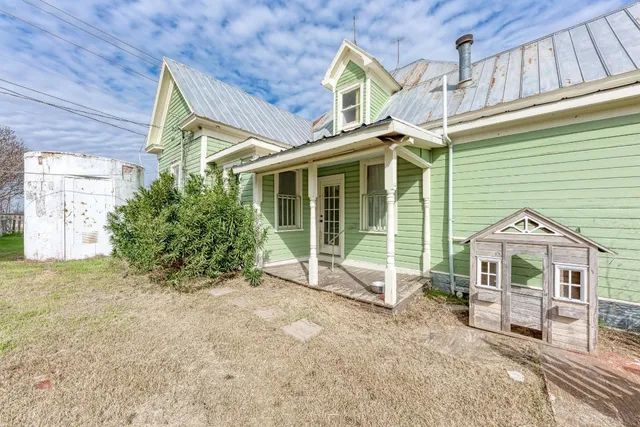 $310,000 | 308 North Broad Street, Coupland, TX 78615