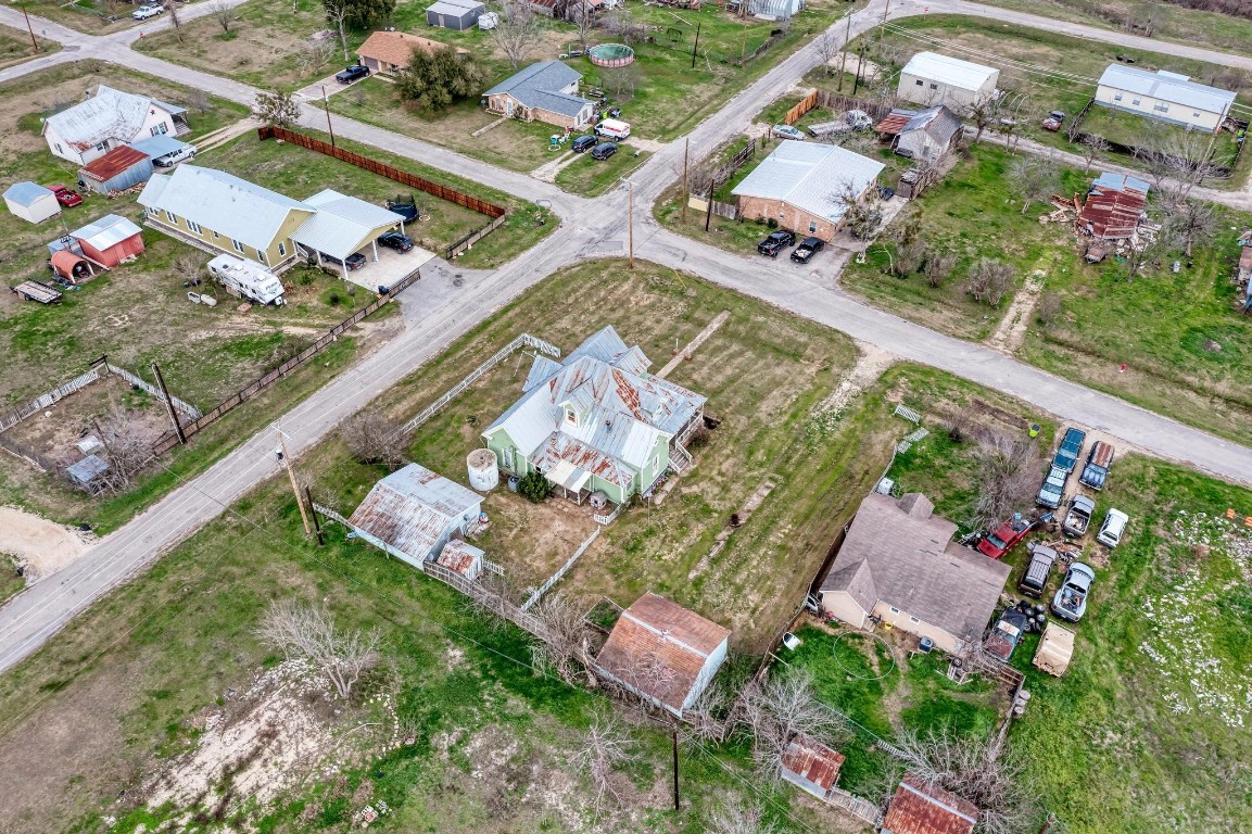 308 North Broad Street Coupland, TX 78615 - Photo 39 of 40