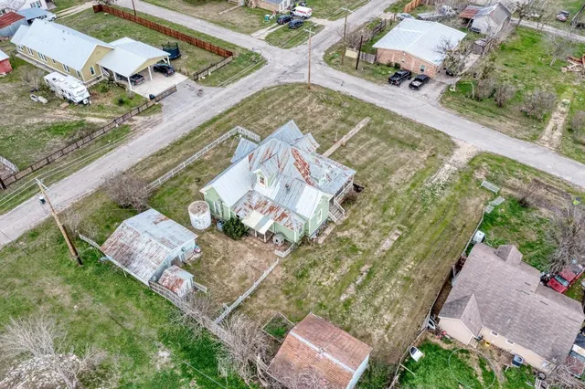 $310,000 | 308 North Broad Street, Coupland, TX 78615