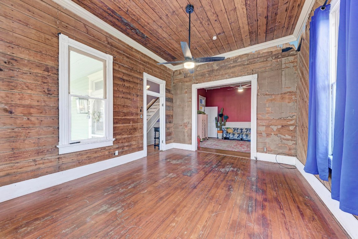 308 North Broad Street Coupland, TX 78615 - Photo 8 of 40