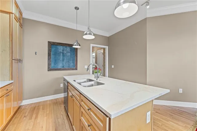 $344,800 | 2929 McGee Trafficway, Unit 305, Kansas City, MO 64108