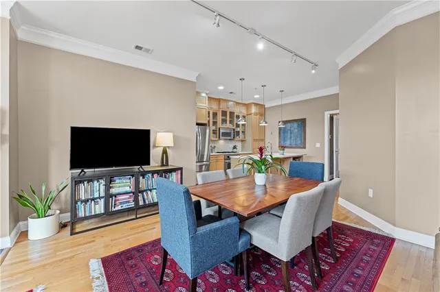 $344,800 | 2929 McGee Trafficway, Unit 305, Kansas City, MO 64108