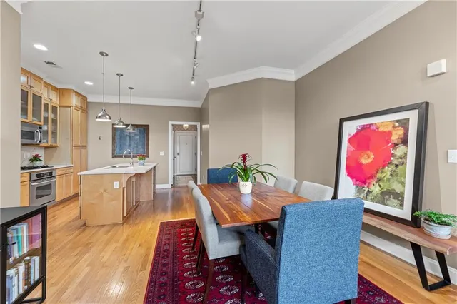 $344,800 | 2929 McGee Trafficway, Unit 305, Kansas City, MO 64108