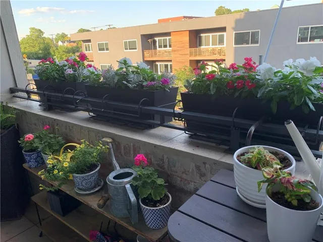 $344,600 | 2929 McGee Trafficway, Unit 305, Kansas City, MO 64108