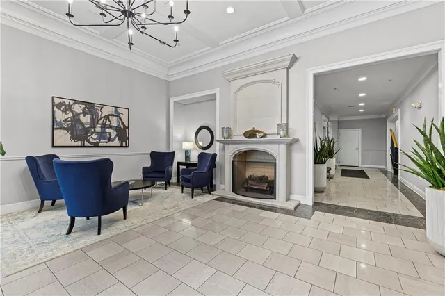 $335,000 | 2929 McGee Trafficway, Unit 305, Kansas City, MO 64108