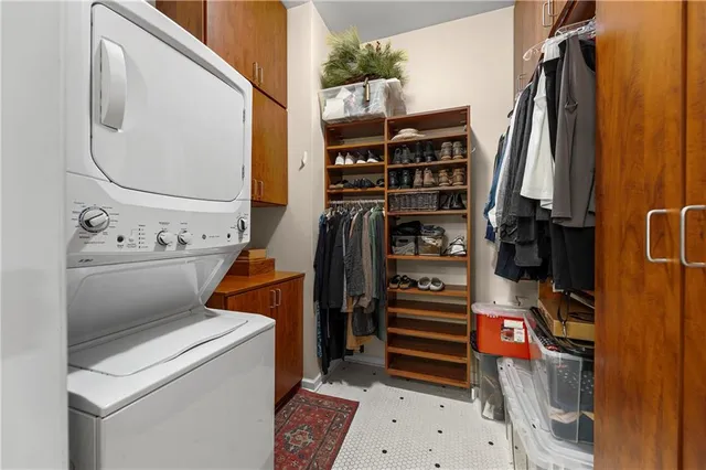 $344,600 | 2929 McGee Trafficway, Unit 305, Kansas City, MO 64108