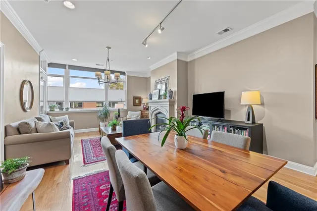 $335,000 | 2929 McGee Trafficway, Unit 305, Kansas City, MO 64108