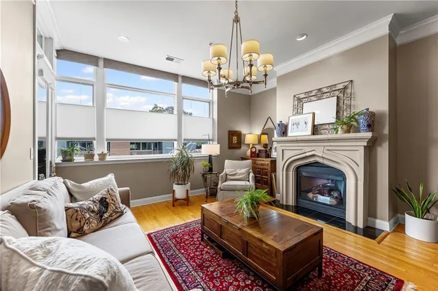 $335,000 | 2929 McGee Trafficway, Unit 305, Kansas City, MO 64108