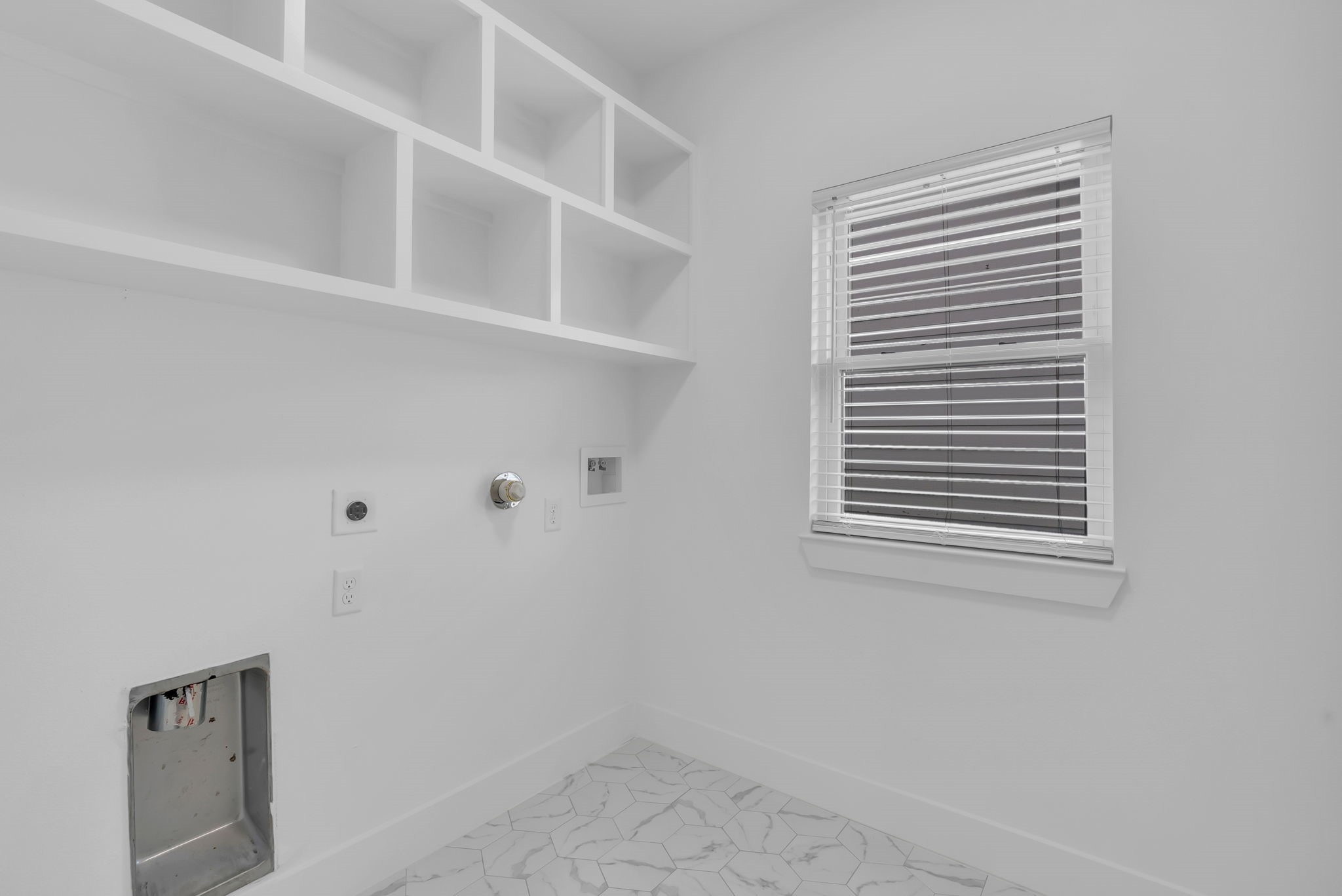 8136 Chateau Street Houston, TX 77028 - Photo 24 of 46 Laundry Room
