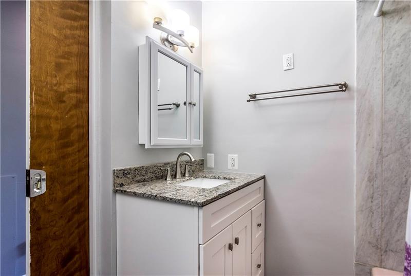 2420 Marbury Road Pittsburgh, PA 15221 - Photo 16 of 25 Gallery Image 16