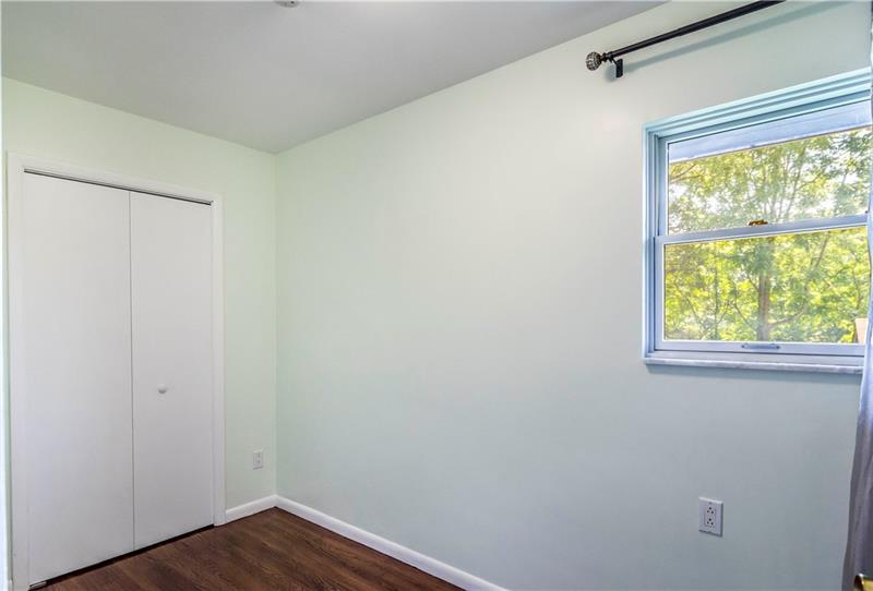 2420 Marbury Road Pittsburgh, PA 15221 - Photo 8 of 25 Gallery Image 8