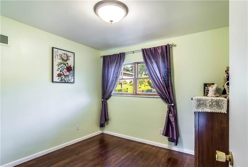2420 Marbury Road Pittsburgh, PA 15221 - Photo 9 of 25 Gallery Image 9