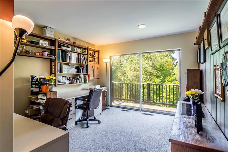 2420 Marbury Road Pittsburgh, PA 15221 - Photo 10 of 25 Gallery Image 10