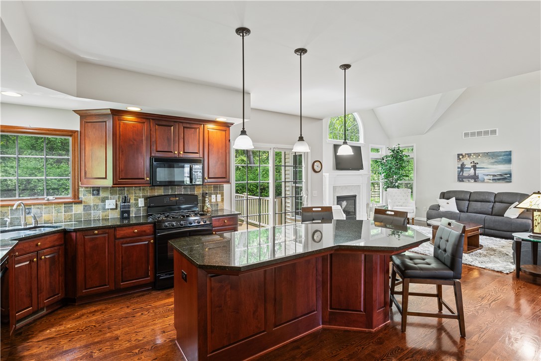 1127 Canopy Trail Webster, NY 14580 - Photo 17 of 50