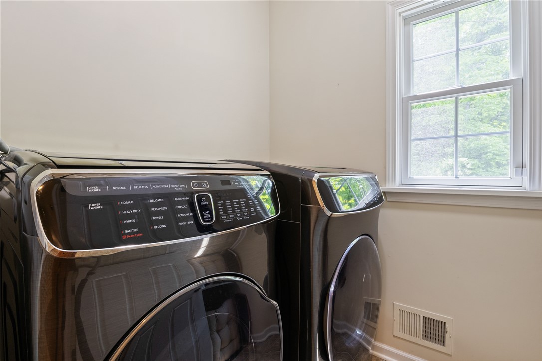 1127 Canopy Trail Webster, NY 14580 - Photo 28 of 50