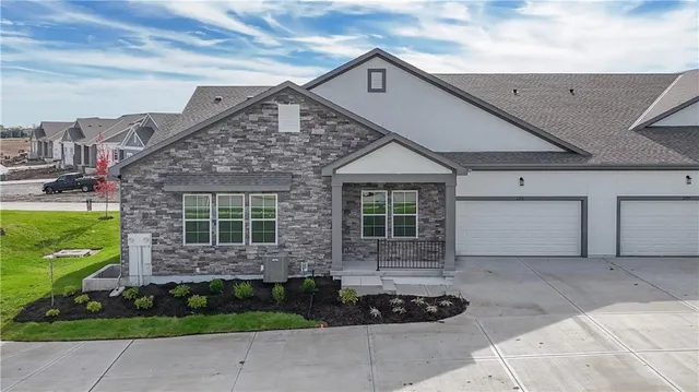 $494,950 | 109 South Diane Drive, Olathe, KS 66061