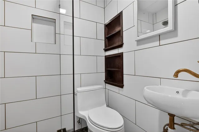 $2,500 | 1006 Holt Street, College Station, TX 77840