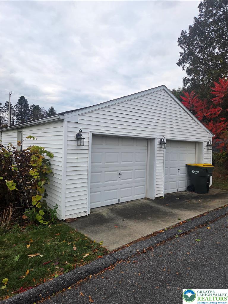511 East Lawn Road Nazareth, PA 18064 - Photo 2 of 43 Gallery Image 2