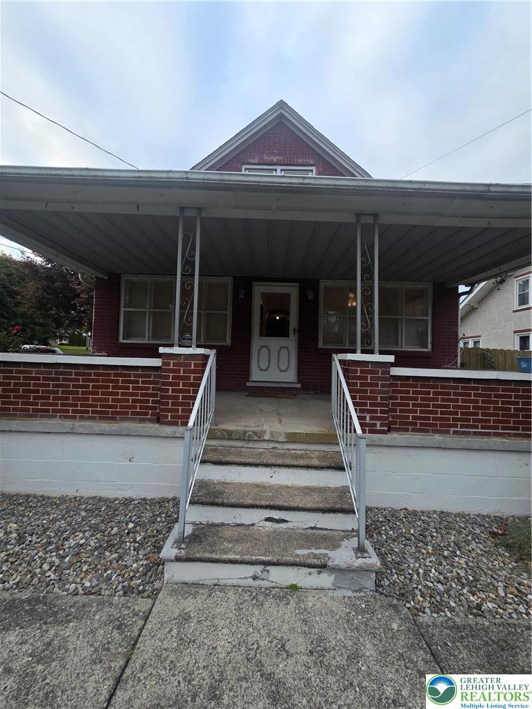 511 East Lawn Road Nazareth, PA 18064 - Photo 4 of 43 Gallery Image 4