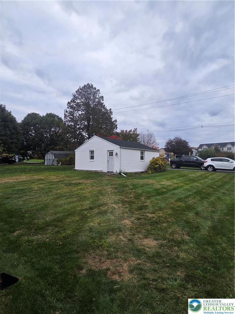 511 East Lawn Road Nazareth, PA 18064 - Photo 8 of 43 Gallery Image 8