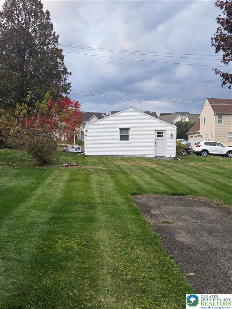 511 East Lawn Road Nazareth, PA 18064 - Photo 10 of 43 Gallery Image 10